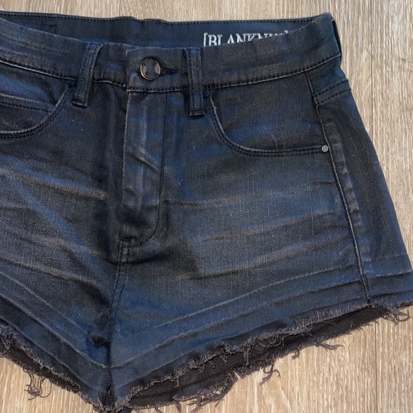 MOVING SALE - Blank NYC slick black frayed short - Picture 1 of 8